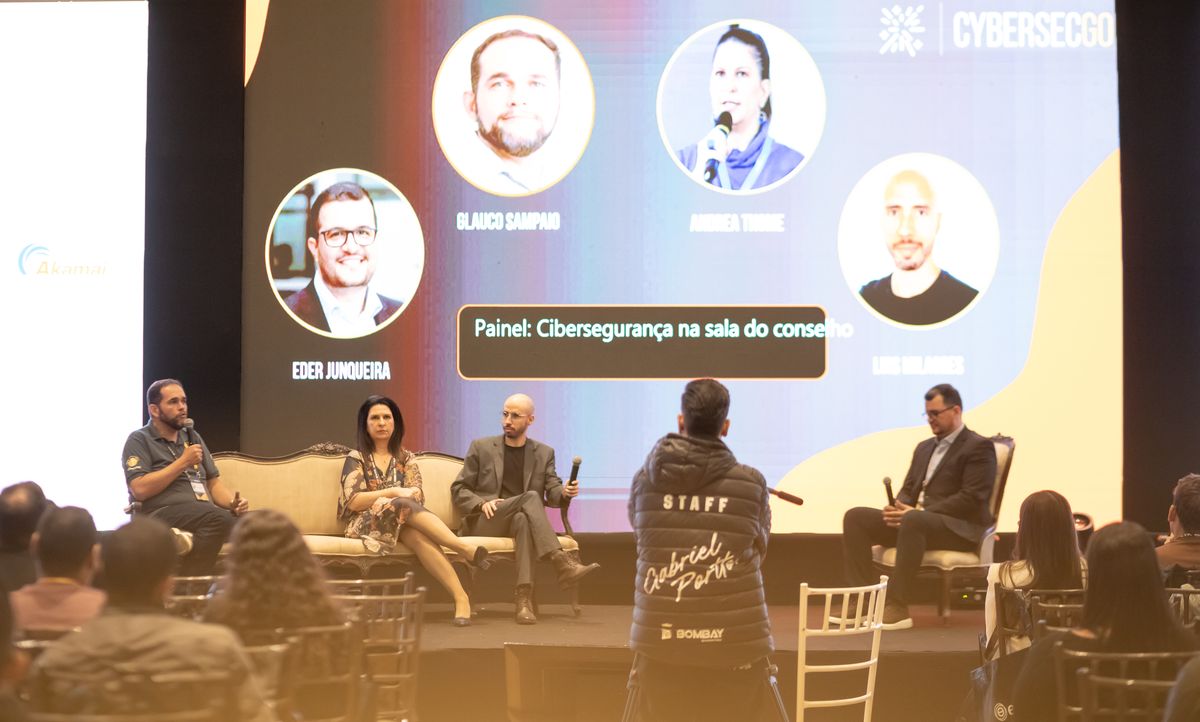 Painel de cibersegurança no CybersecGO